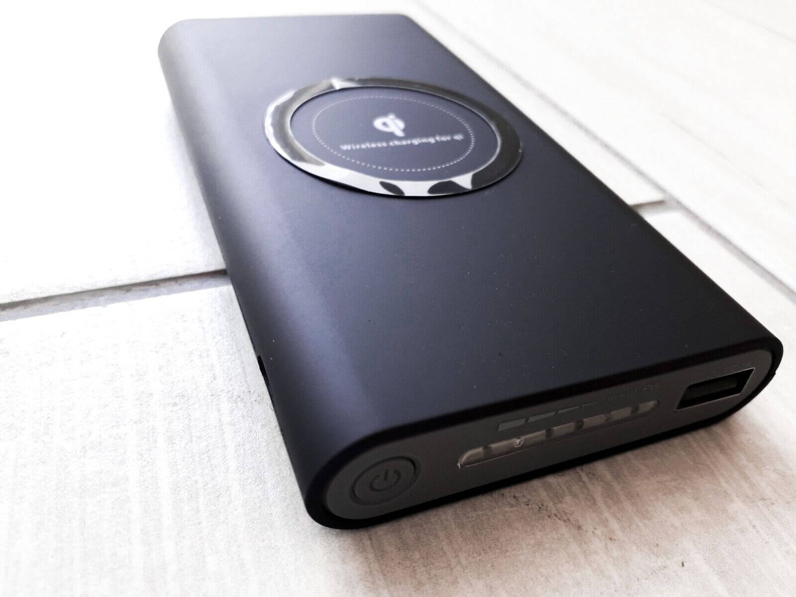 Беспроводной Power Bank на 10000 мАч Беспроводной Power Bank на 10000 мАч